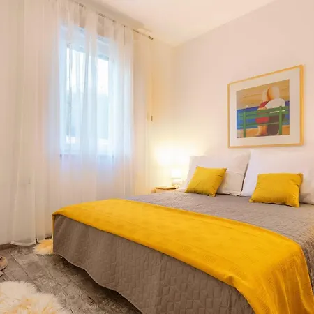 Apartment Olive Supetar